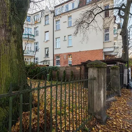 Apartament Błękitny Wieloryb Przy Plaży, Molo, Idealny Dla Podróżników *