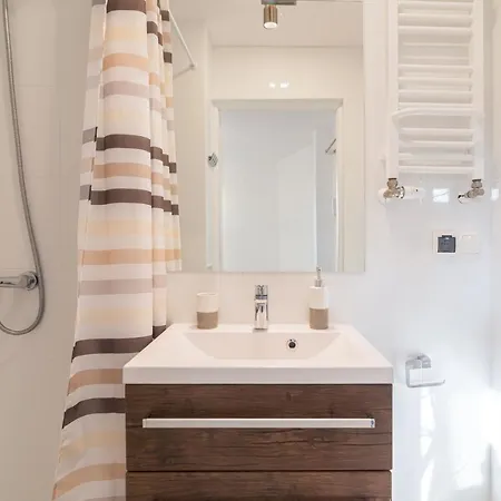 Apartman Blekitny Wieloryb Przy Plazy, Molo, Idealny Dla Podroznikow *