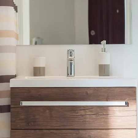 Błękitny Wieloryb Przy Plaży, Molo, Idealny Dla Podróżników Sopot