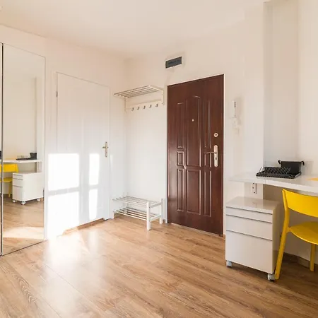 Blekitny Wieloryb Przy Plazy, Molo, Idealny Dla Podroznikow 索波特