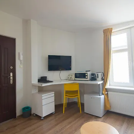 Blekitny Wieloryb Przy Plazy, Molo, Idealny Dla Podroznikow *